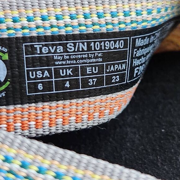 Teva voya flip lightweight kids size 4.5 sandal pastel stripe rainbow - Picture 7 of 7